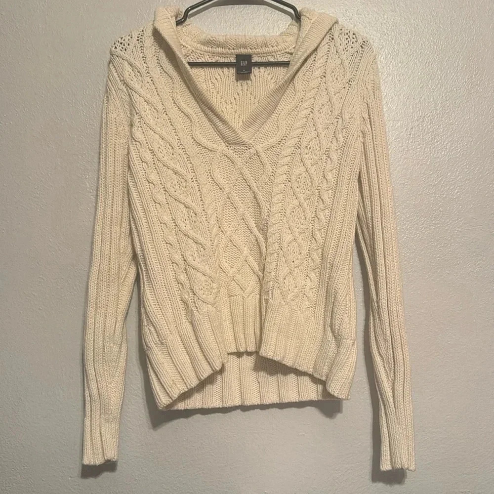 GAP White/Cream Sweater